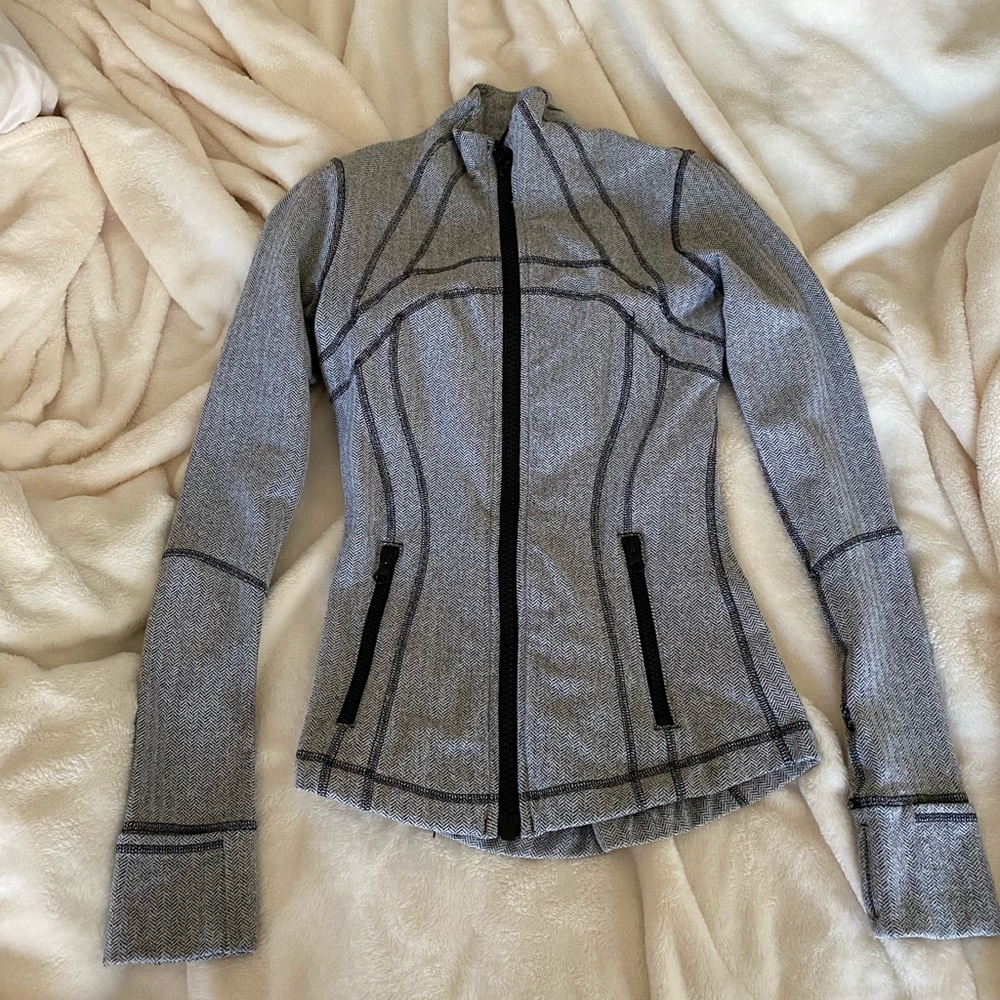 Lululemon Jacket!!